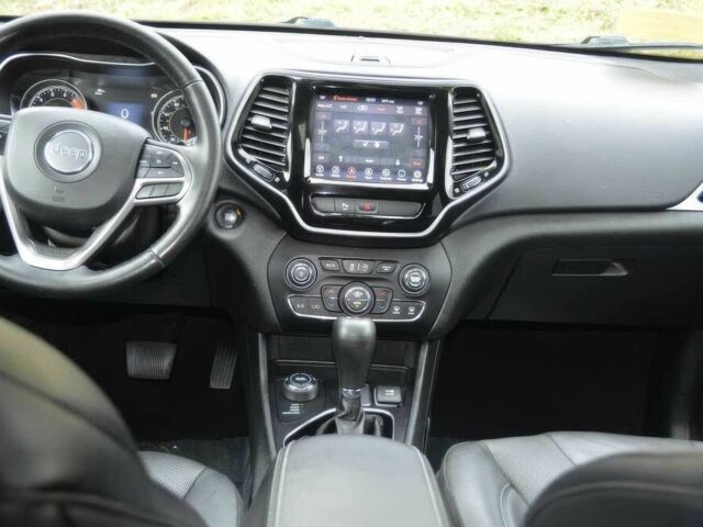 Черный Джип Чероки, объемом двигателя 3.2 л и пробегом 37 тыс. км за 15200 $, фото 7 на Automoto.ua