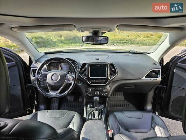 Чорний Джип Cherokee, об'ємом двигуна 3.24 л та пробігом 156 тис. км за 20500 $, фото 13 на Automoto.ua