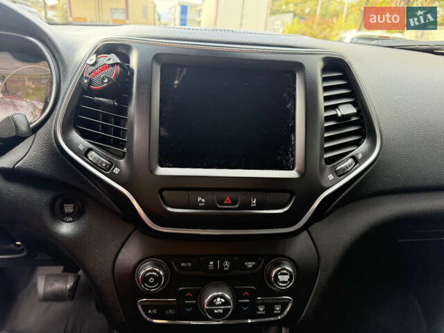 Чорний Джип Cherokee, об'ємом двигуна 3.24 л та пробігом 76 тис. км за 21500 $, фото 12 на Automoto.ua