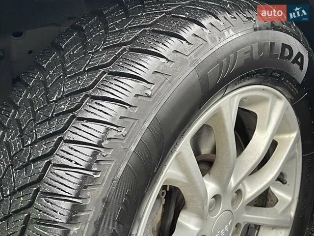 Черный Джип Чероки, объемом двигателя 2.36 л и пробегом 75 тыс. км за 17800 $, фото 13 на Automoto.ua