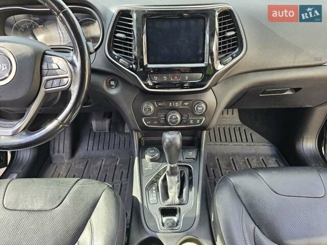 Чорний Джип Cherokee, об'ємом двигуна 3.24 л та пробігом 156 тис. км за 20500 $, фото 15 на Automoto.ua