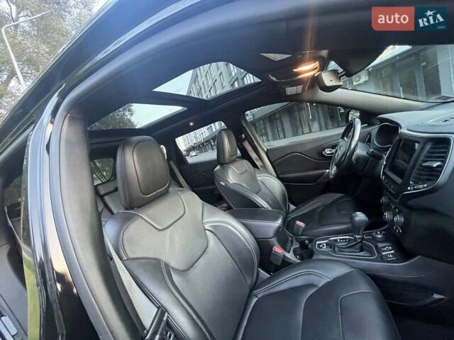 Черный Джип Чероки, объемом двигателя 3.24 л и пробегом 80 тыс. км за 21500 $, фото 16 на Automoto.ua