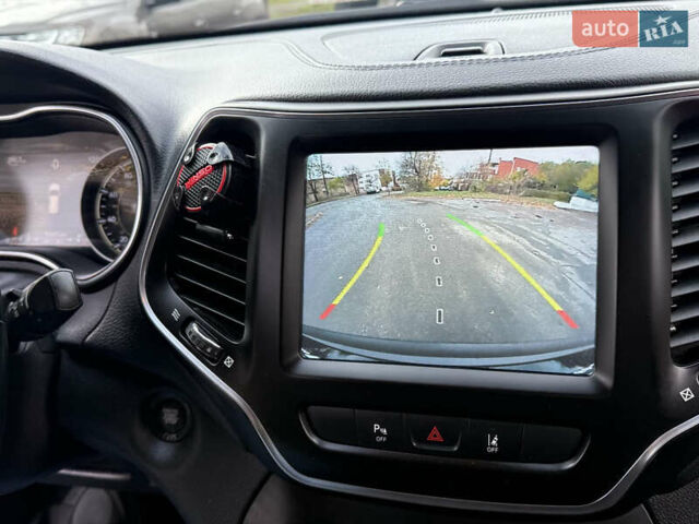 Чорний Джип Cherokee, об'ємом двигуна 3.24 л та пробігом 76 тис. км за 21500 $, фото 2 на Automoto.ua