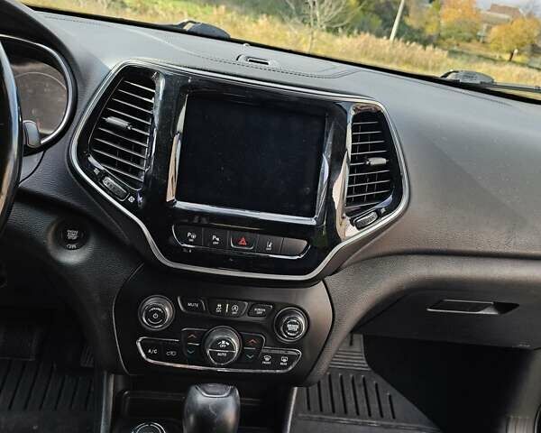 Чорний Джип Cherokee, об'ємом двигуна 3.24 л та пробігом 156 тис. км за 20500 $, фото 16 на Automoto.ua