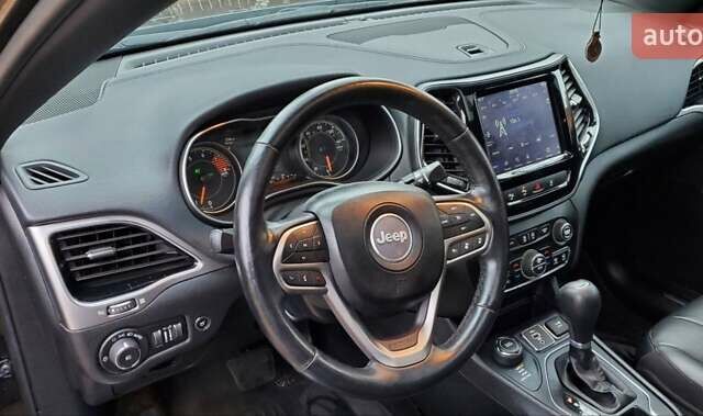Чорний Джип Cherokee, об'ємом двигуна 3.24 л та пробігом 36 тис. км за 20300 $, фото 6 на Automoto.ua