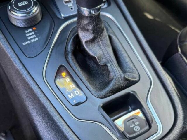 Чорний Джип Cherokee, об'ємом двигуна 2.4 л та пробігом 38 тис. км за 11900 $, фото 9 на Automoto.ua