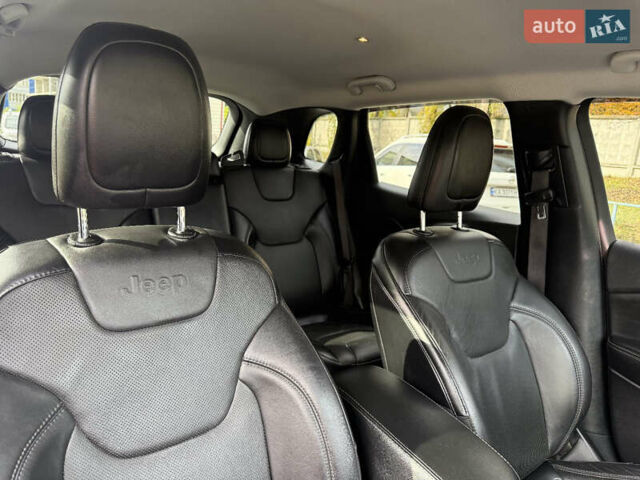 Чорний Джип Cherokee, об'ємом двигуна 3.24 л та пробігом 76 тис. км за 21500 $, фото 29 на Automoto.ua