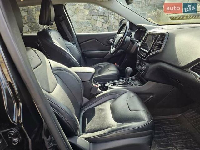 Чорний Джип Cherokee, об'ємом двигуна 3.24 л та пробігом 156 тис. км за 20500 $, фото 19 на Automoto.ua