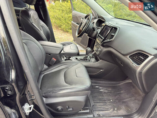 Черный Джип Чероки, объемом двигателя 2 л и пробегом 75 тыс. км за 20500 $, фото 13 на Automoto.ua