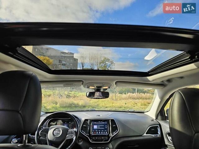 Чорний Джип Cherokee, об'ємом двигуна 3.24 л та пробігом 156 тис. км за 20500 $, фото 20 на Automoto.ua