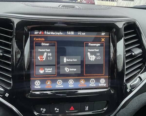 Чорний Джип Cherokee, об'ємом двигуна 3.24 л та пробігом 44 тис. км за 19000 $, фото 25 на Automoto.ua