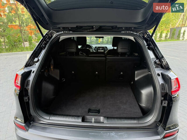 Черный Джип Чероки, объемом двигателя 2.36 л и пробегом 131 тыс. км за 17200 $, фото 19 на Automoto.ua