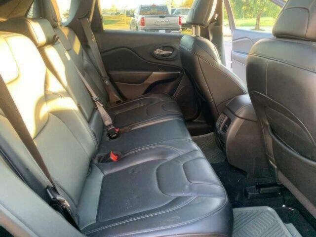 Черный Джип Чероки, объемом двигателя 2 л и пробегом 37 тыс. км за 5900 $, фото 8 на Automoto.ua