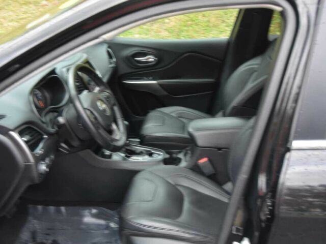 Черный Джип Чероки, объемом двигателя 3.2 л и пробегом 37 тыс. км за 15200 $, фото 8 на Automoto.ua