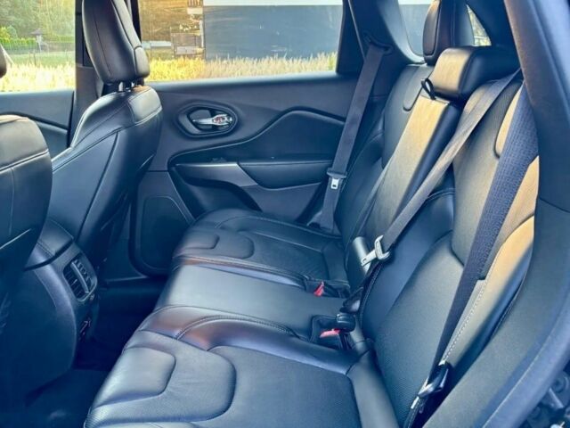 Черный Джип Чероки, объемом двигателя 0 л и пробегом 73 тыс. км за 9600 $, фото 10 на Automoto.ua