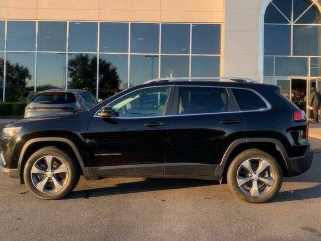 Черный Джип Чероки, объемом двигателя 2 л и пробегом 37 тыс. км за 5900 $, фото 3 на Automoto.ua