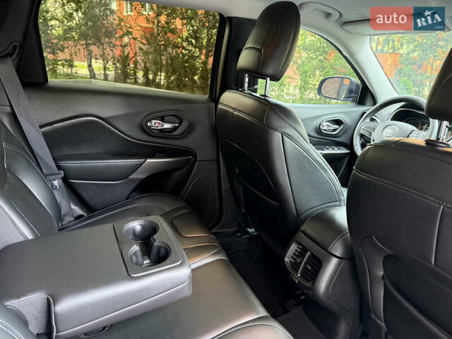 Черный Джип Чероки, объемом двигателя 2.36 л и пробегом 131 тыс. км за 17200 $, фото 24 на Automoto.ua