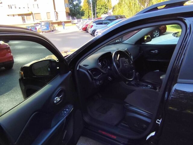 Чорний Джип Cherokee, об'ємом двигуна 2.4 л та пробігом 54 тис. км за 18600 $, фото 7 на Automoto.ua