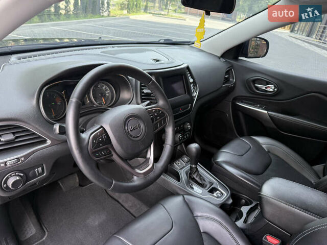 Черный Джип Чероки, объемом двигателя 2.36 л и пробегом 131 тыс. км за 17200 $, фото 37 на Automoto.ua