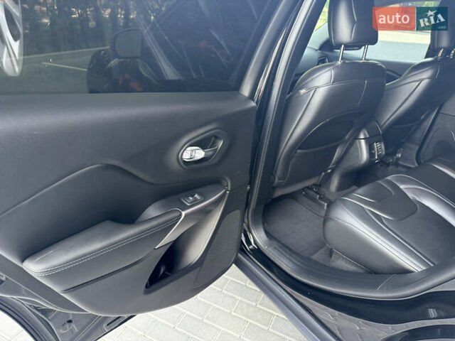 Черный Джип Чероки, объемом двигателя 2.36 л и пробегом 131 тыс. км за 17200 $, фото 30 на Automoto.ua