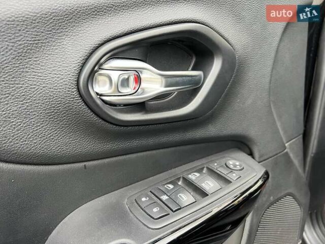 Черный Джип Чероки, объемом двигателя 2.36 л и пробегом 79 тыс. км за 17800 $, фото 14 на Automoto.ua