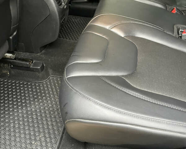 Чорний Джип Cherokee, об'ємом двигуна 2.36 л та пробігом 79 тис. км за 18000 $, фото 22 на Automoto.ua