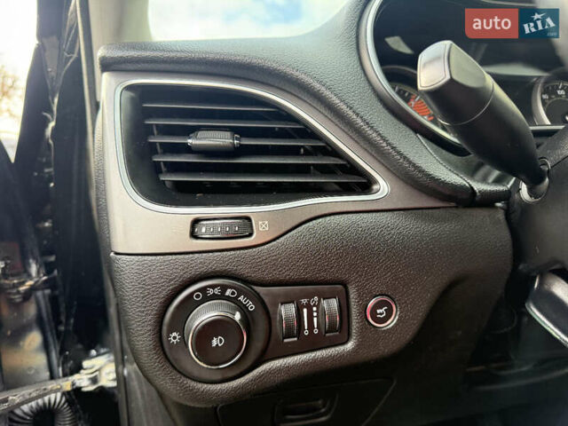 Чорний Джип Cherokee, об'ємом двигуна 3.24 л та пробігом 76 тис. км за 21500 $, фото 17 на Automoto.ua