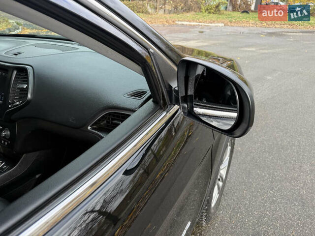 Чорний Джип Cherokee, об'ємом двигуна 3.24 л та пробігом 76 тис. км за 21500 $, фото 23 на Automoto.ua