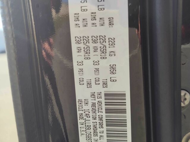 Чорний Джип Cherokee, об'ємом двигуна 2.4 л та пробігом 54 тис. км за 18600 $, фото 11 на Automoto.ua