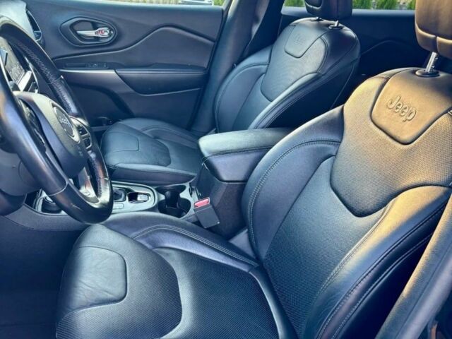 Черный Джип Чероки, объемом двигателя 0 л и пробегом 73 тыс. км за 9600 $, фото 9 на Automoto.ua