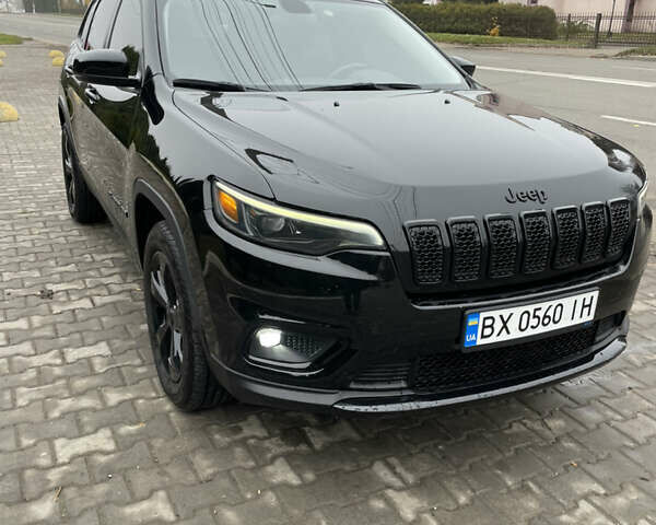 Чорний Джип Cherokee, об'ємом двигуна 2.36 л та пробігом 79 тис. км за 18000 $, фото 3 на Automoto.ua