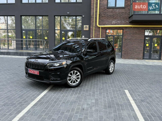 Черный Джип Чероки, объемом двигателя 2.36 л и пробегом 131 тыс. км за 17200 $, фото 1 на Automoto.ua