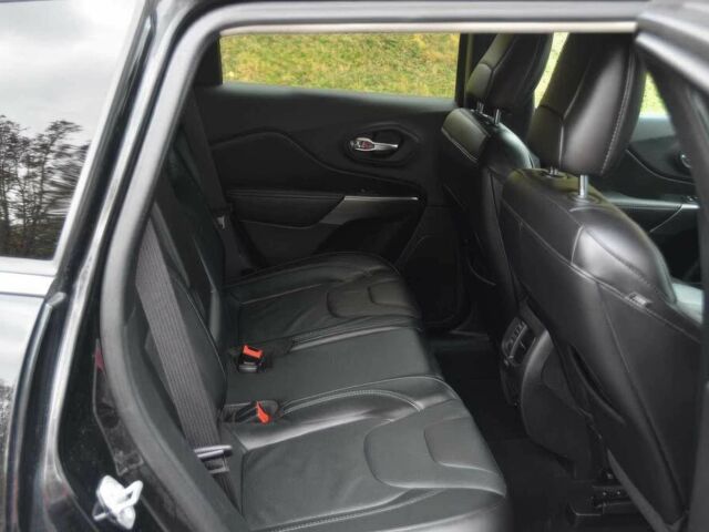 Черный Джип Чероки, объемом двигателя 3.2 л и пробегом 37 тыс. км за 15200 $, фото 11 на Automoto.ua