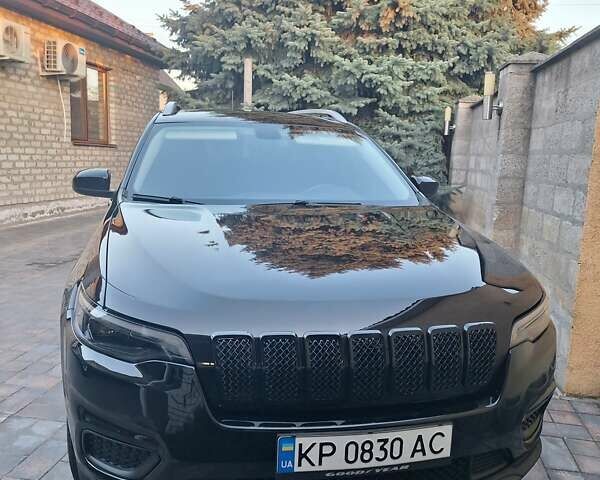 Черный Джип Чероки, объемом двигателя 2.36 л и пробегом 97 тыс. км за 18900 $, фото 1 на Automoto.ua