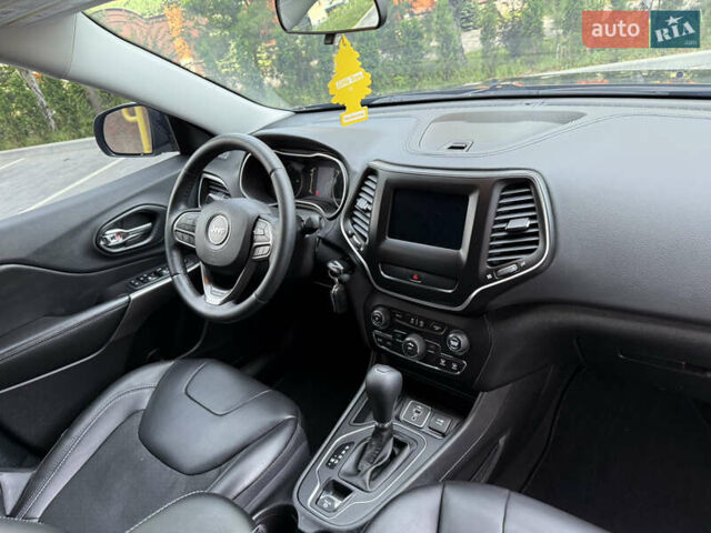 Черный Джип Чероки, объемом двигателя 2.36 л и пробегом 131 тыс. км за 17200 $, фото 29 на Automoto.ua