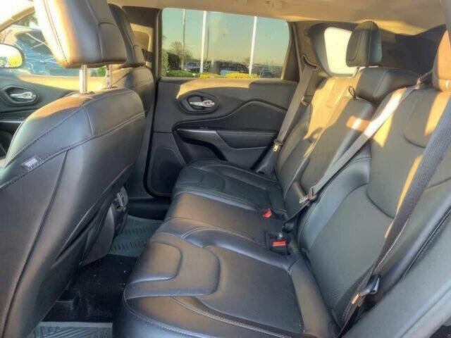 Черный Джип Чероки, объемом двигателя 2 л и пробегом 37 тыс. км за 5900 $, фото 9 на Automoto.ua