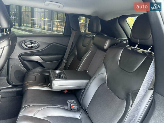 Черный Джип Чероки, объемом двигателя 2.36 л и пробегом 131 тыс. км за 17200 $, фото 32 на Automoto.ua