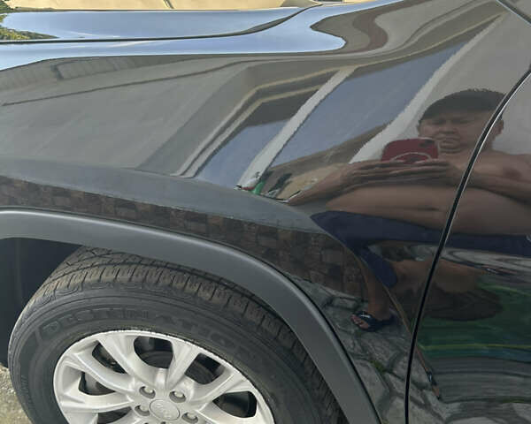 Черный Джип Чероки, объемом двигателя 2.36 л и пробегом 35 тыс. км за 17150 $, фото 2 на Automoto.ua