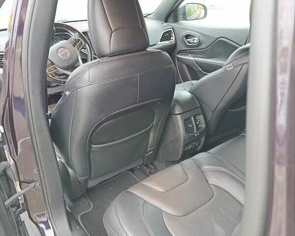 Чорний Джип Cherokee, об'ємом двигуна 3.24 л та пробігом 122 тис. км за 17500 $, фото 8 на Automoto.ua