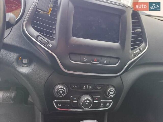 Черный Джип Чероки, объемом двигателя 2.36 л и пробегом 116 тыс. км за 16300 $, фото 19 на Automoto.ua