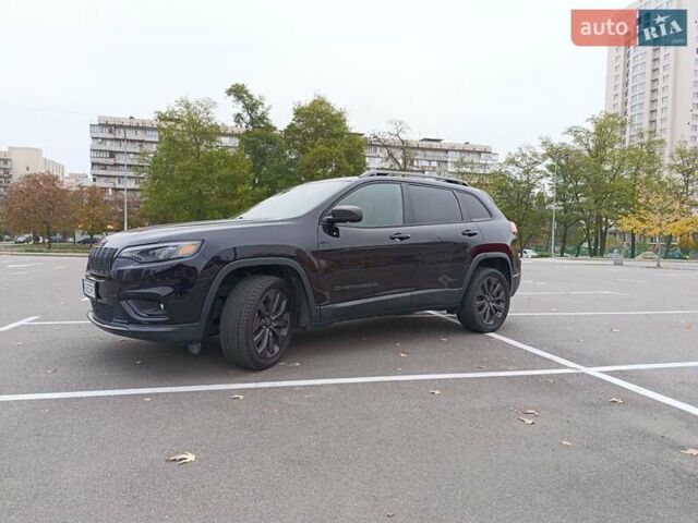 Чорний Джип Cherokee, об'ємом двигуна 3.24 л та пробігом 122 тис. км за 17500 $, фото 1 на Automoto.ua
