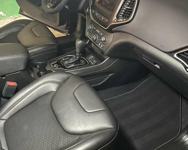 Чорний Джип Cherokee, об'ємом двигуна 2.36 л та пробігом 52 тис. км за 18999 $, фото 2 на Automoto.ua