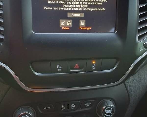 Джип Чероки 2021 в Львове на Automoto.ua Черный Джип Чероки, объемом двигателя 2.36 л и пробегом 106 тыс. км за 19000 $, фото 18 на Automoto.ua