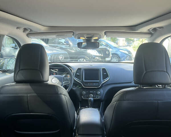 Черный Джип Чероки, объемом двигателя 0 л и пробегом 39 тыс. км за 19400 $, фото 12 на Automoto.ua