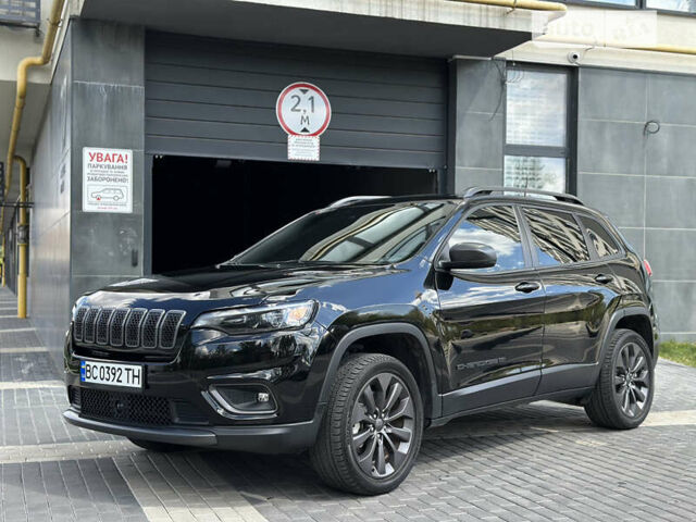 Чорний Джип Cherokee, об'ємом двигуна 3.24 л та пробігом 44 тис. км за 23900 $, фото 7 на Automoto.ua