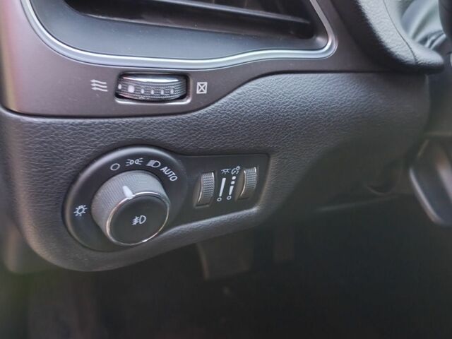 Черный Джип Чероки, объемом двигателя 2.4 л и пробегом 117 тыс. км за 16500 $, фото 3 на Automoto.ua