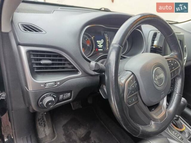 Черный Джип Чероки, объемом двигателя 2.36 л и пробегом 116 тыс. км за 16300 $, фото 17 на Automoto.ua