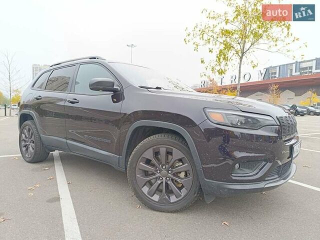 Чорний Джип Cherokee, об'ємом двигуна 3.24 л та пробігом 122 тис. км за 17500 $, фото 11 на Automoto.ua