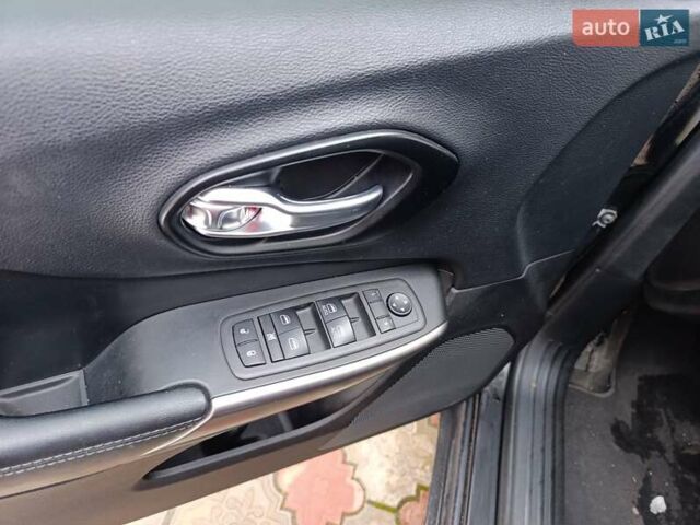 Черный Джип Чероки, объемом двигателя 2.36 л и пробегом 116 тыс. км за 16300 $, фото 16 на Automoto.ua