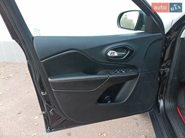 Черный Джип Чероки, объемом двигателя 3.24 л и пробегом 77 тыс. км за 21500 $, фото 14 на Automoto.ua